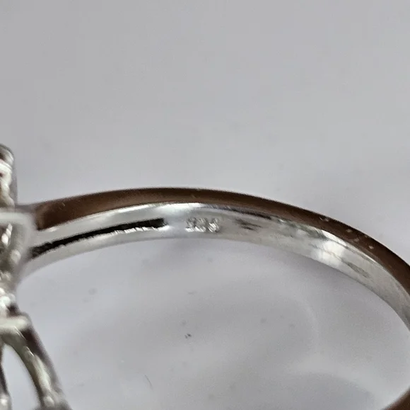 Genuine Emerald Cluster Ring Sterling Silver Size 8! - Picture 4 of 9